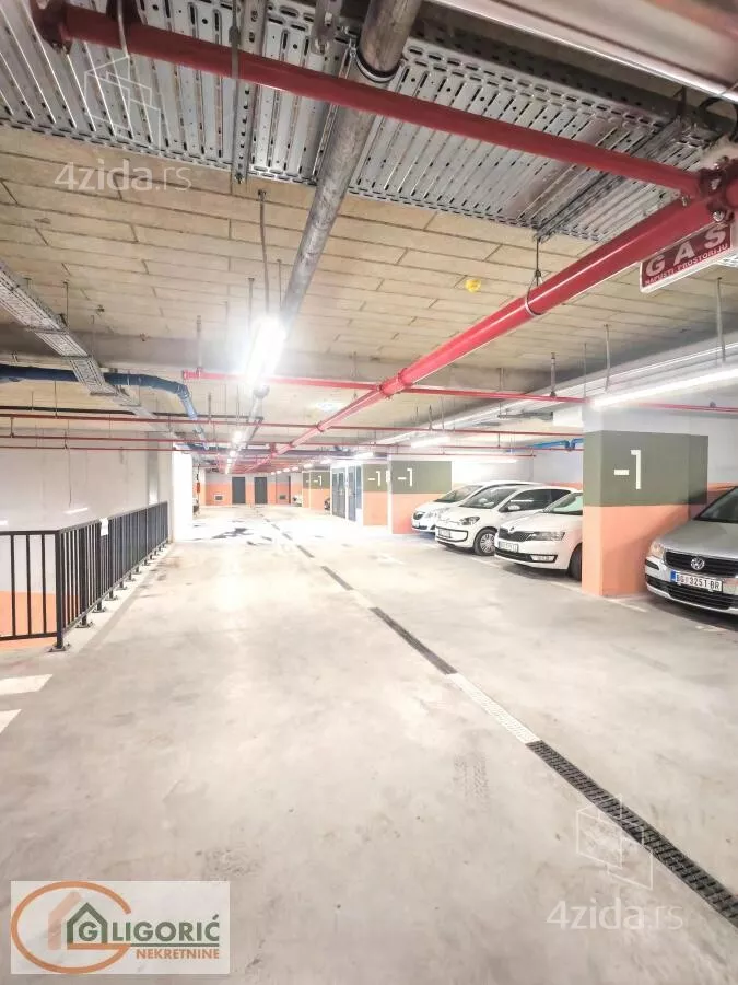 Poslovni prostor | 4zida