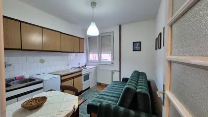 Crvene Zastave | 4zida.rs