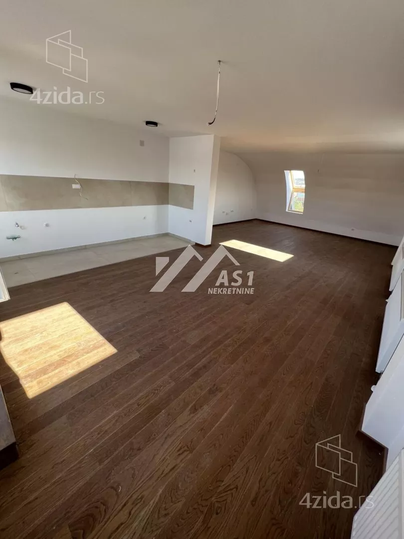 Šestosoban stan | 4zida