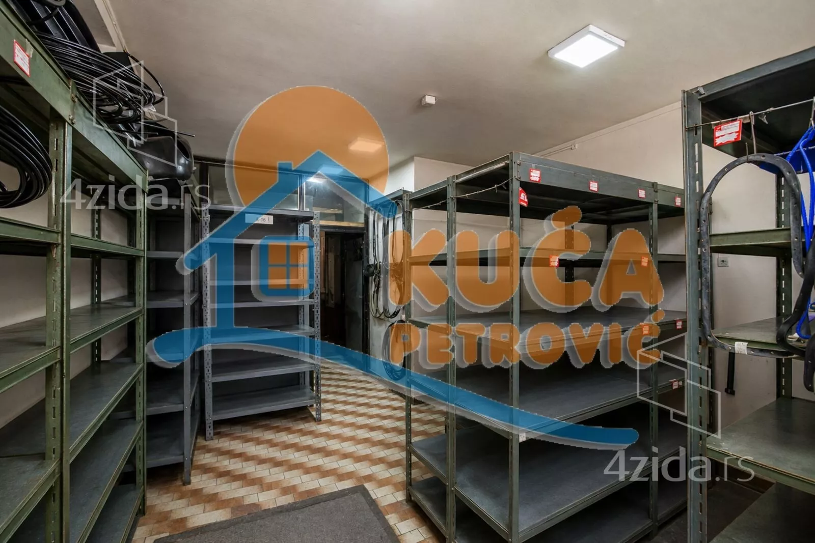 Lokal | 4zida