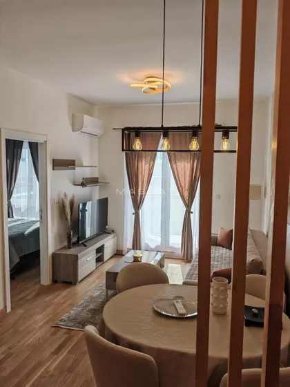 Zire Adamovića | 4zida.rs