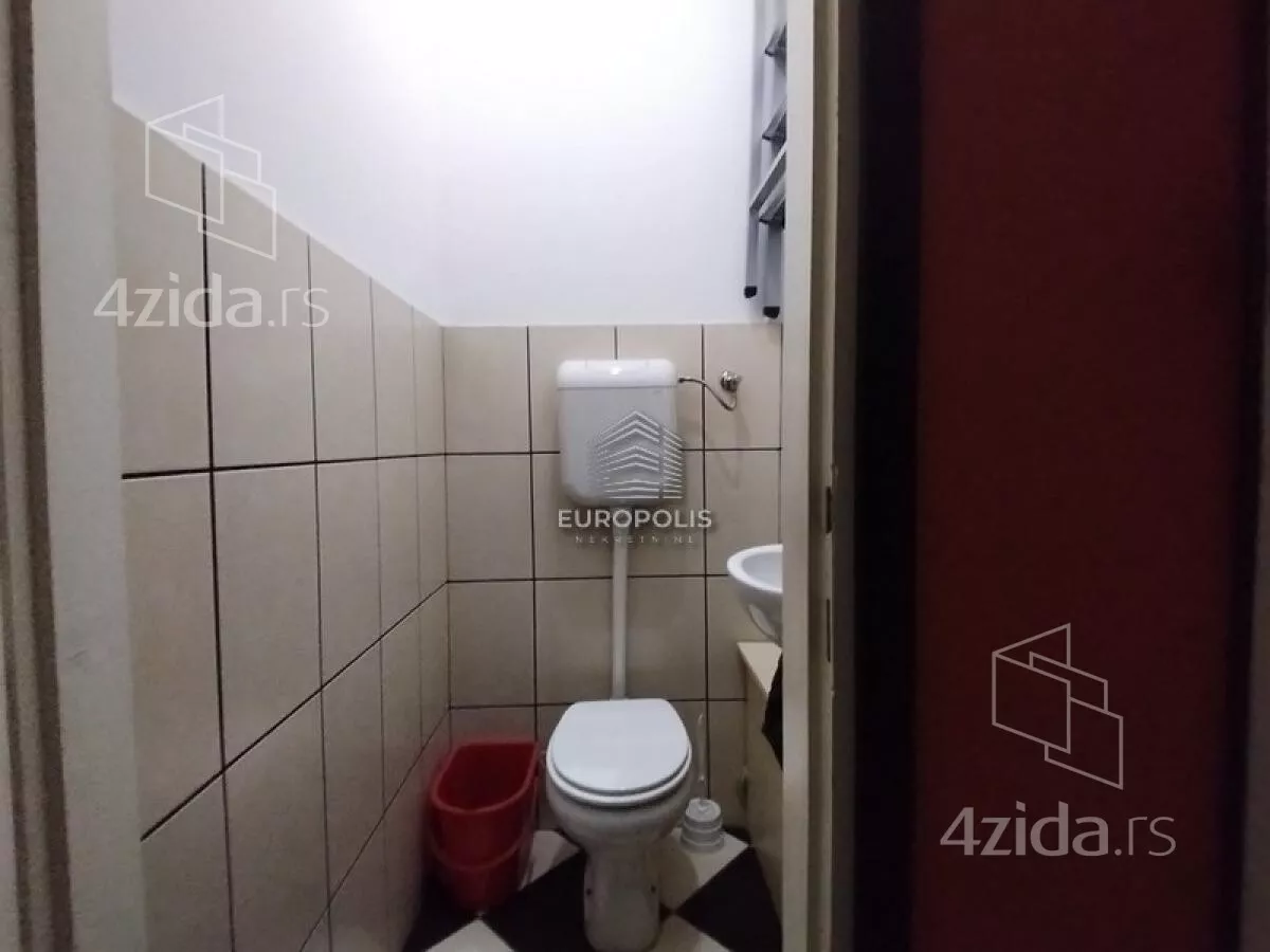 Lokal | 4zida