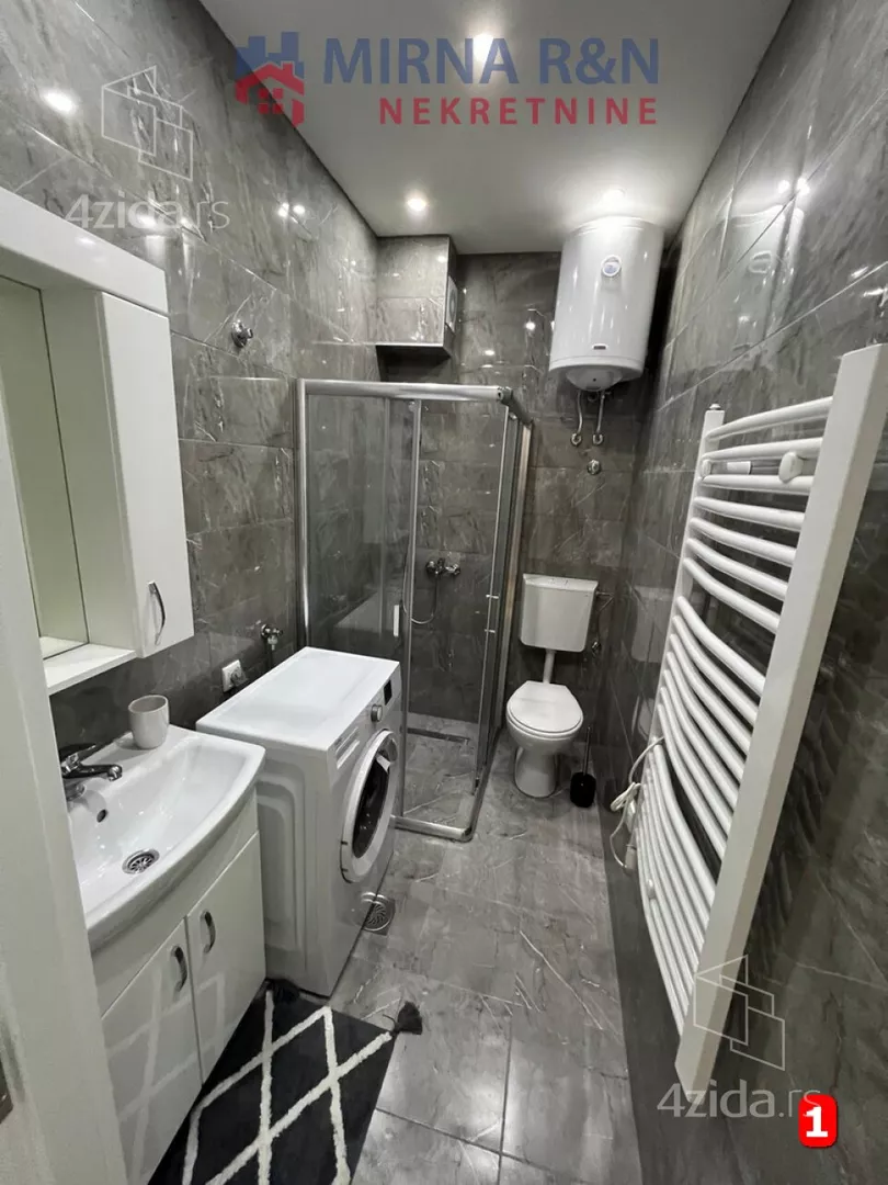 Četvoroiposoban stan | 4zida