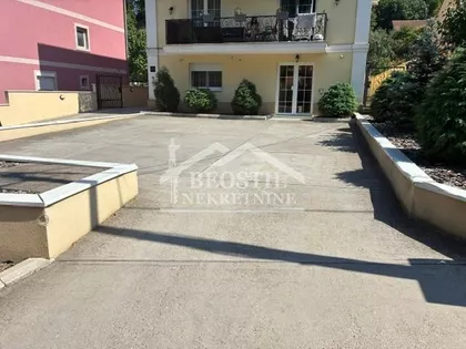 Izletnička | 4zida.rs