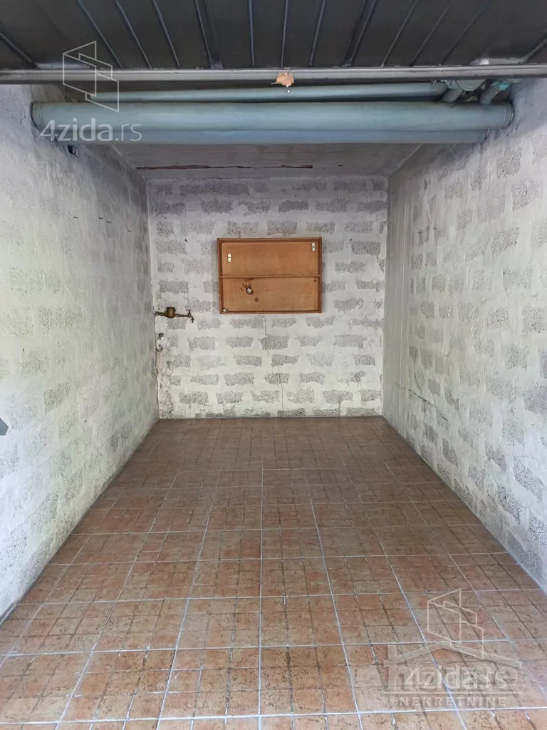 Garaža | 4zida