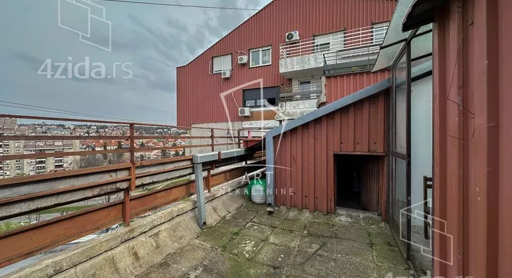 Troiposoban stan | 4zida