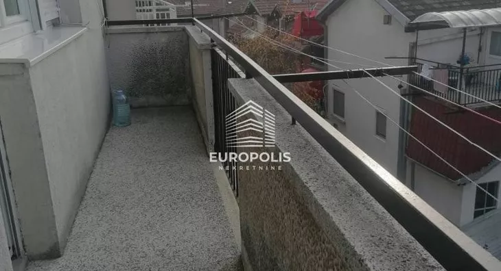 Šestosoban stan | 4zida