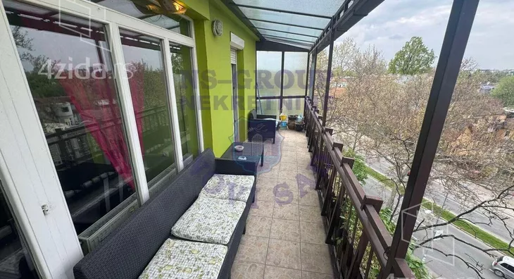 Dvoiposoban stan | 4zida