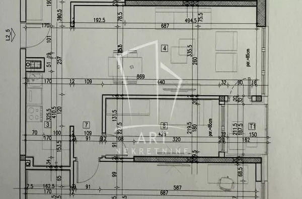 Troiposoban stan | 4zida