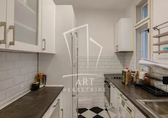 Četvoroiposoban stan | 4zida