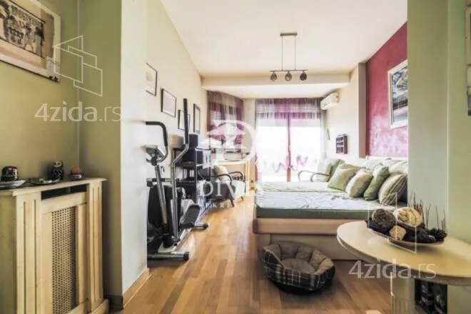 Petosoban stan | 4zida