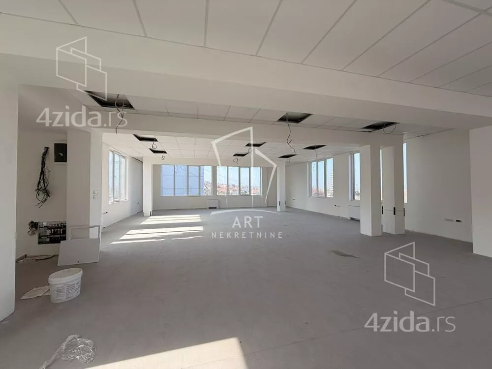 Poslovni prostor | 4zida