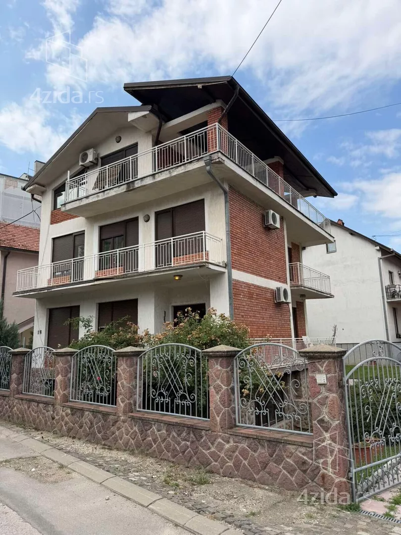 3-etažna kuća | 4zida