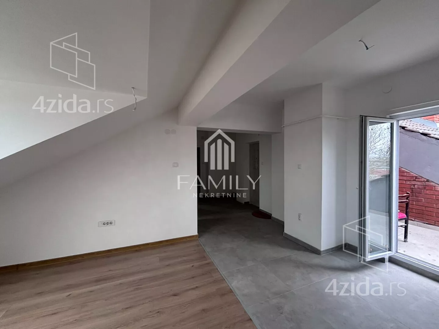 Dvoiposoban stan | 4zida