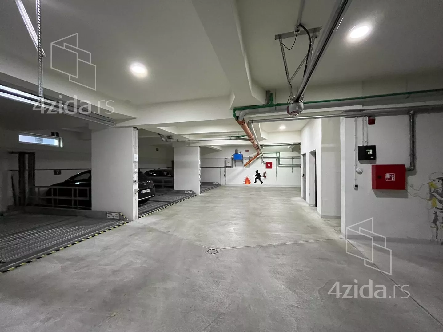 Garaža | 4zida