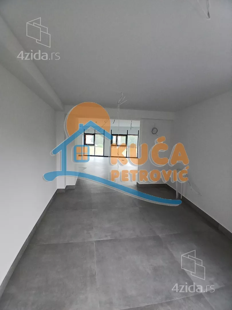 Lokal | 4zida
