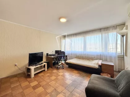 Ustanička | 4zida.rs