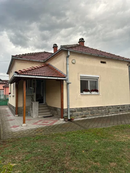 Sremska | 4zida.rs
