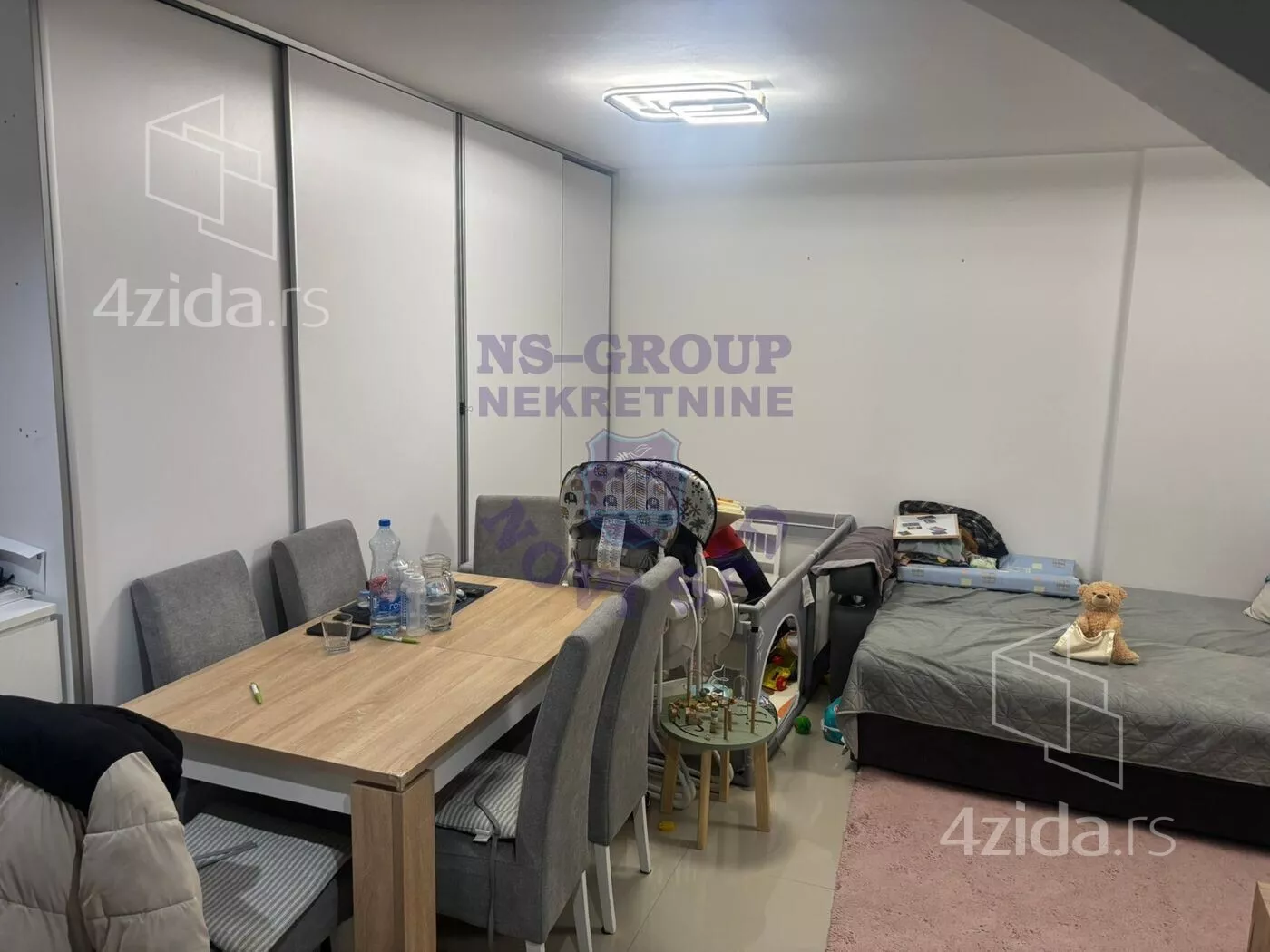 Jednoiposoban stan | 4zida