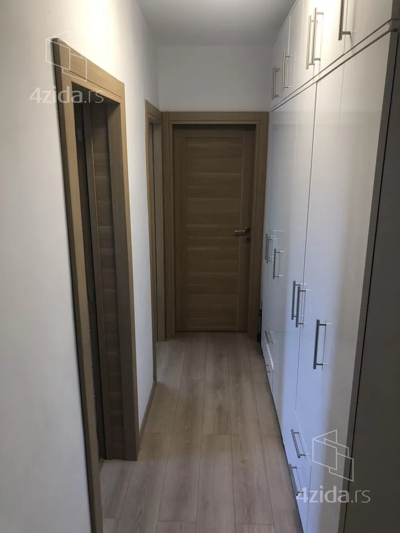 Četvoroiposoban stan | 4zida
