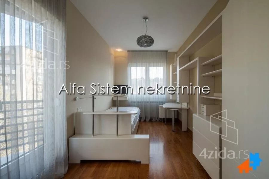 Petosoban stan | 4zida