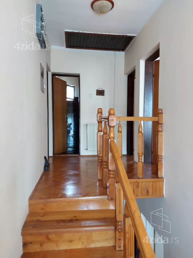 3-etažna kuća | 4zida