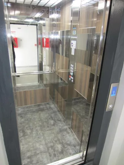 Crveni Pevac | 4zida.rs