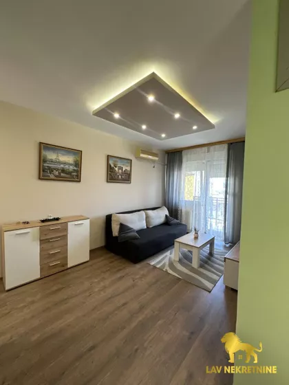 BULEVAR CARA LAZARA | 4zida.rs