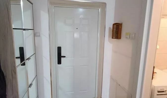 Šestosoban stan | 4zida