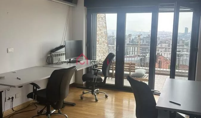 Četvoroiposoban stan | 4zida