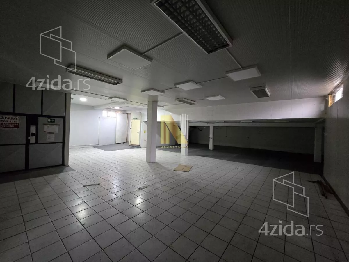 Poslovna zgrada | 4zida