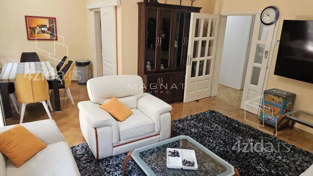 Petosoban stan | 4zida