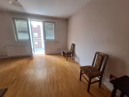Trg Kosturnica | 4zida.rs