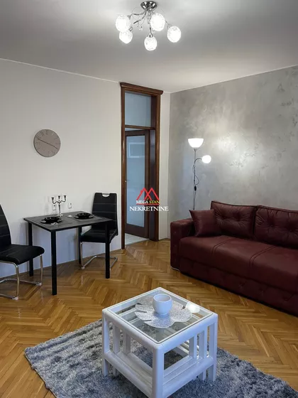 Petra Drapšina | 4zida.rs