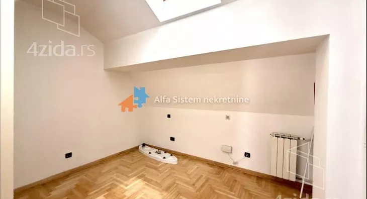 Šestosoban stan | 4zida