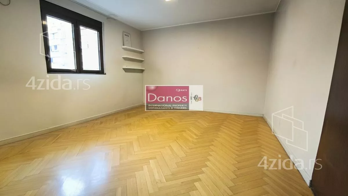 Devetosoban stan | 4zida