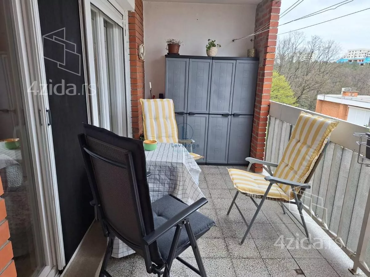 Četvoroiposoban stan | 4zida