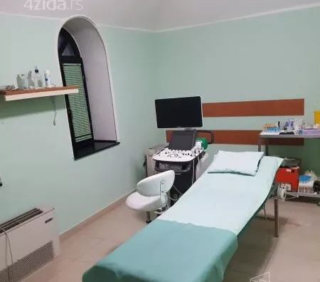 Poslovna zgrada | 4zida