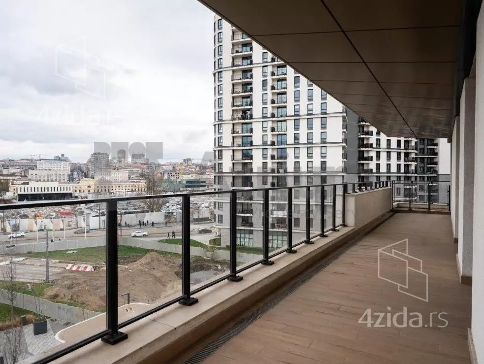 Petosoban stan | 4zida