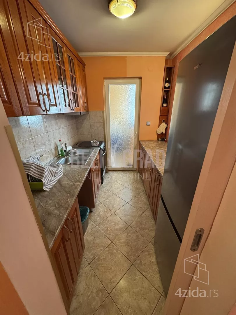 Petosoban stan | 4zida