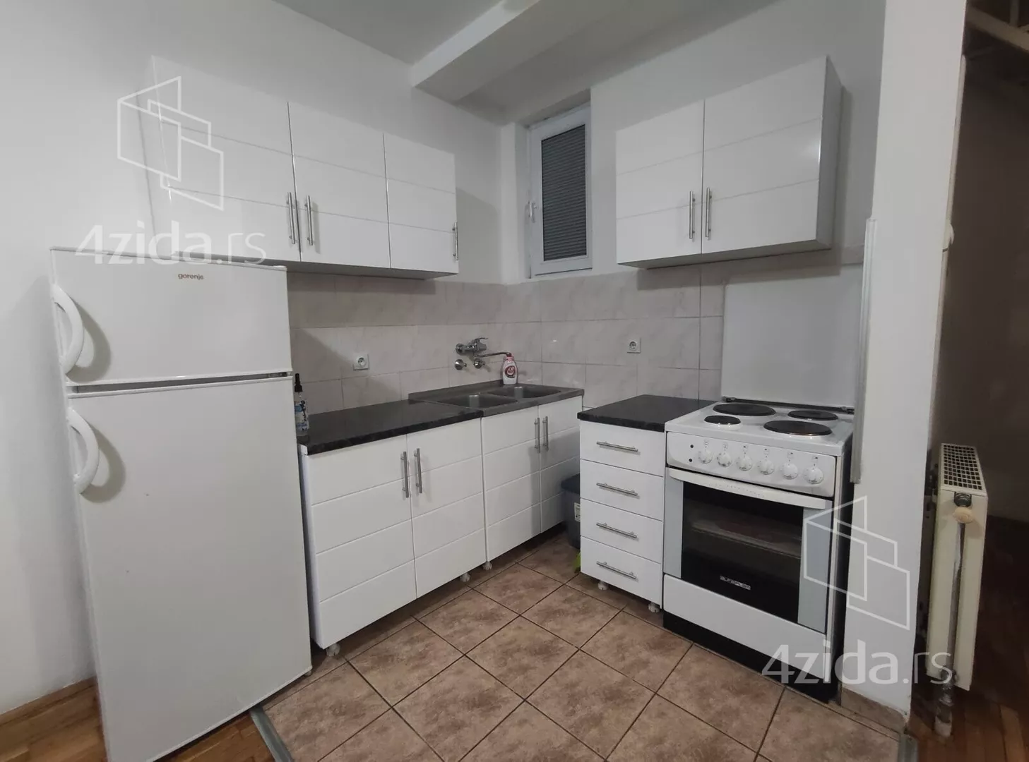 Jednoiposoban stan | 4zida