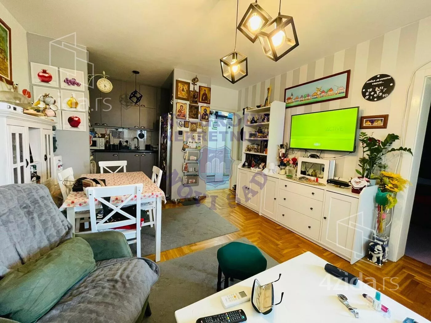 Troiposoban stan | 4zida