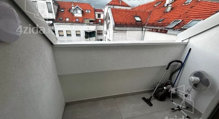 Četvoroiposoban stan | 4zida