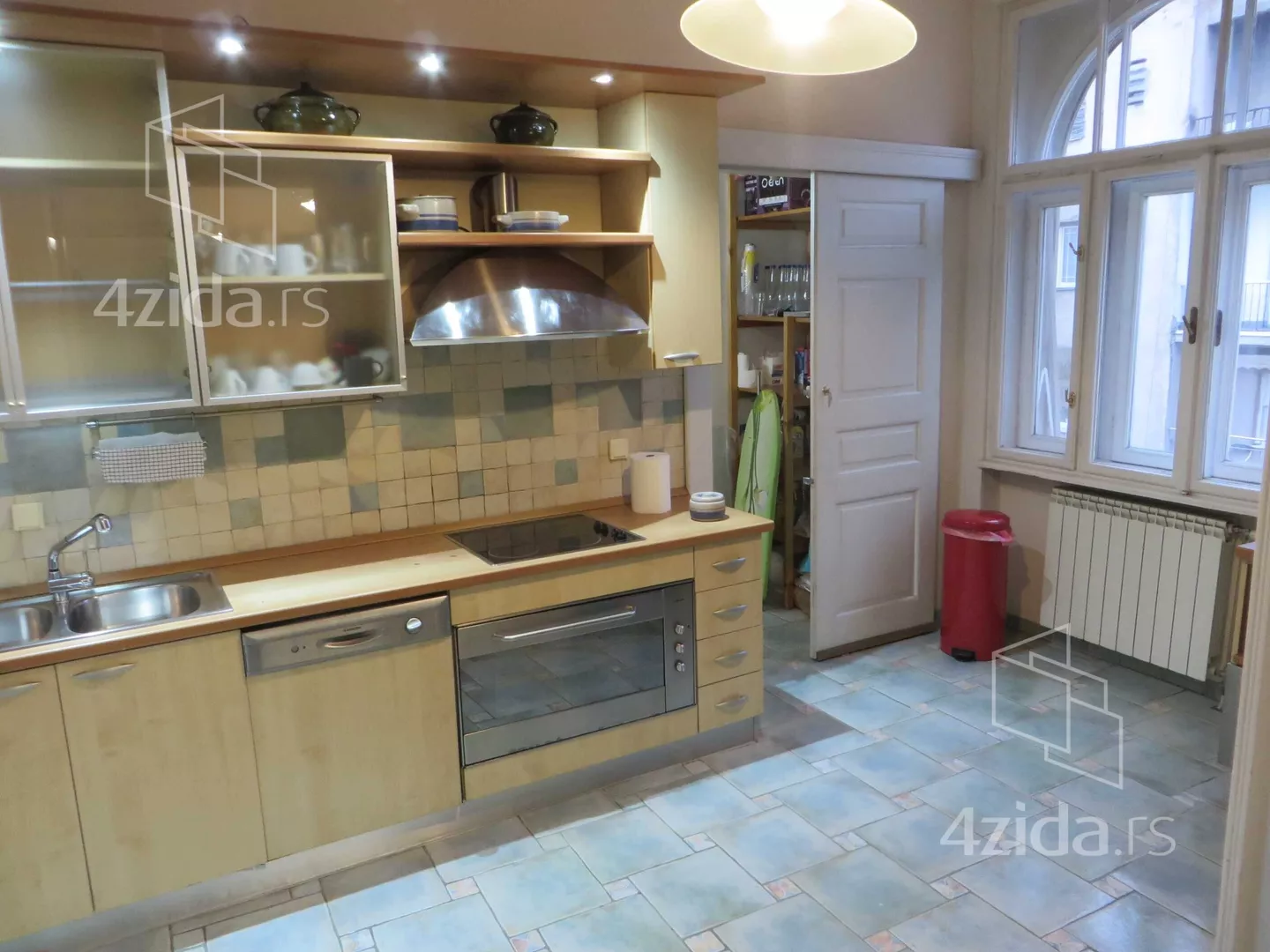 Petosoban stan | 4zida