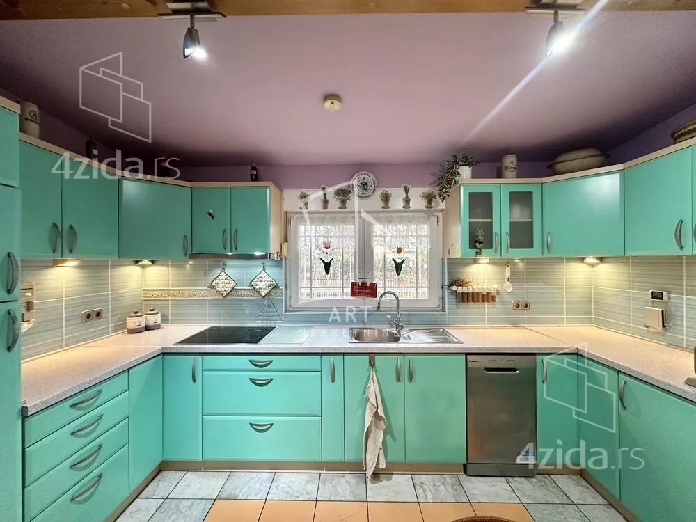 3-etažna kuća | 4zida