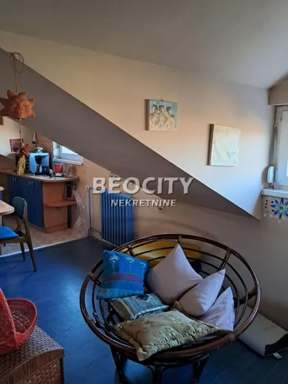 Ivana Sarića | 4zida.rs