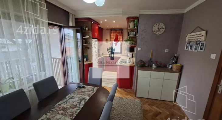 Troiposoban stan | 4zida