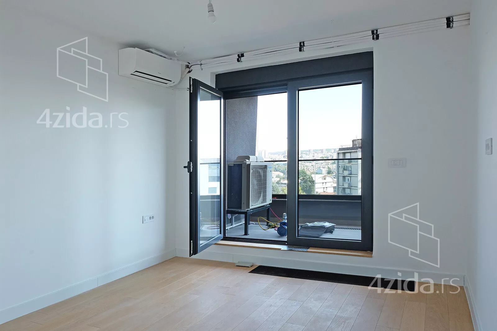 Petosoban stan | 4zida