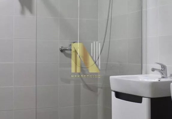 Poslovna zgrada | 4zida