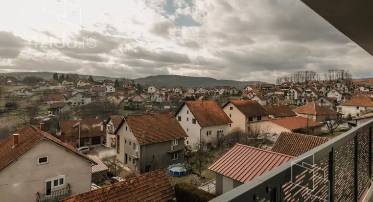 Petosoban stan | 4zida
